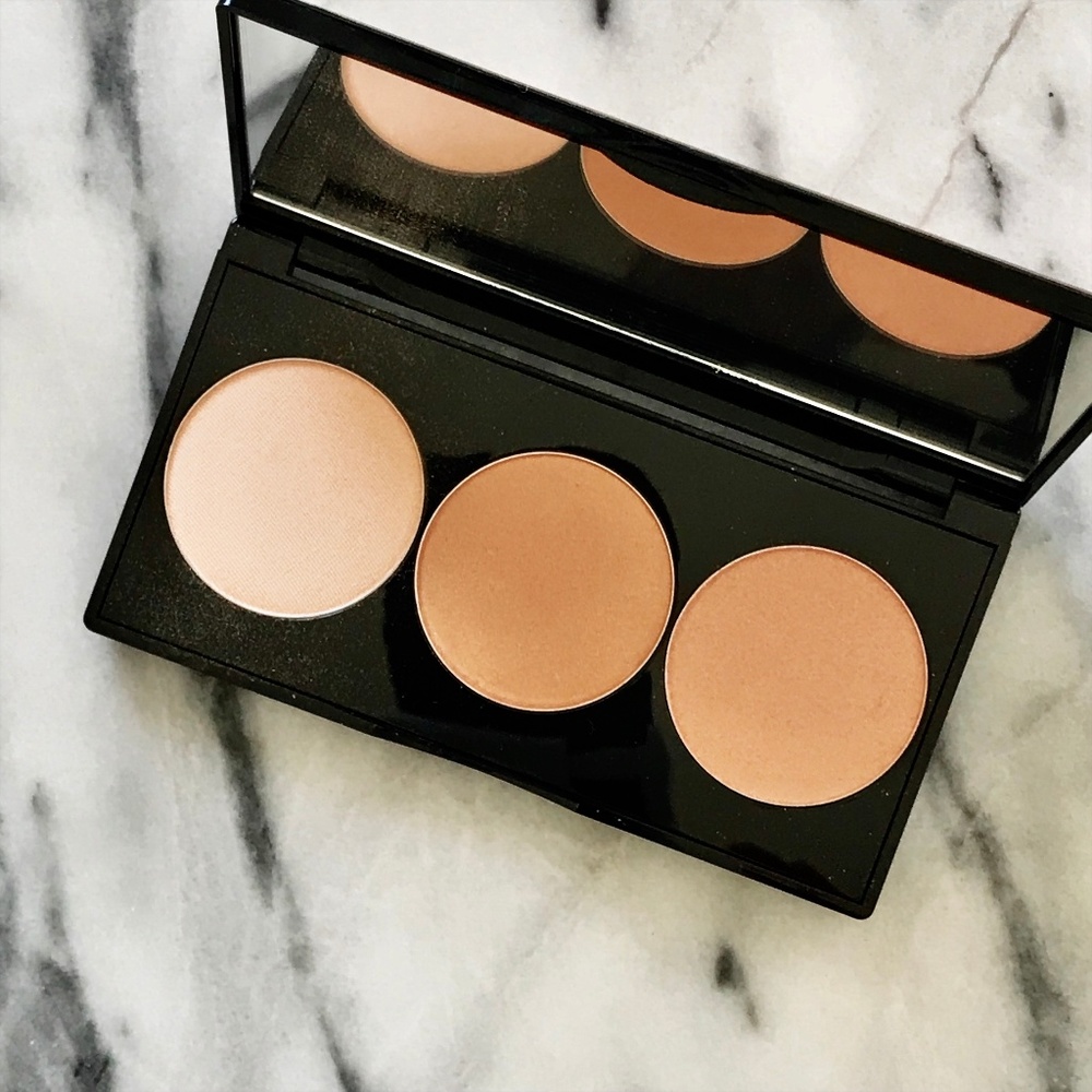 BRAND NEW! Smashbox Spotlight Palette Gold